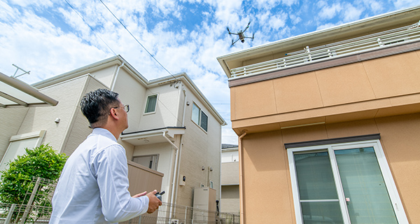 ドローンを使って屋根の調査